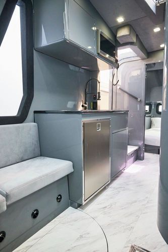 2024 Midnight Express 52 