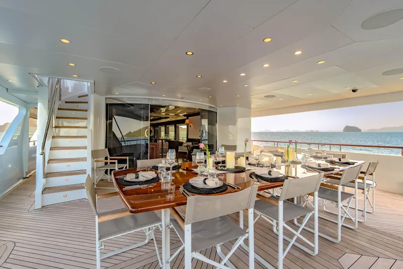 Sapphire Yacht Photos Pics 
