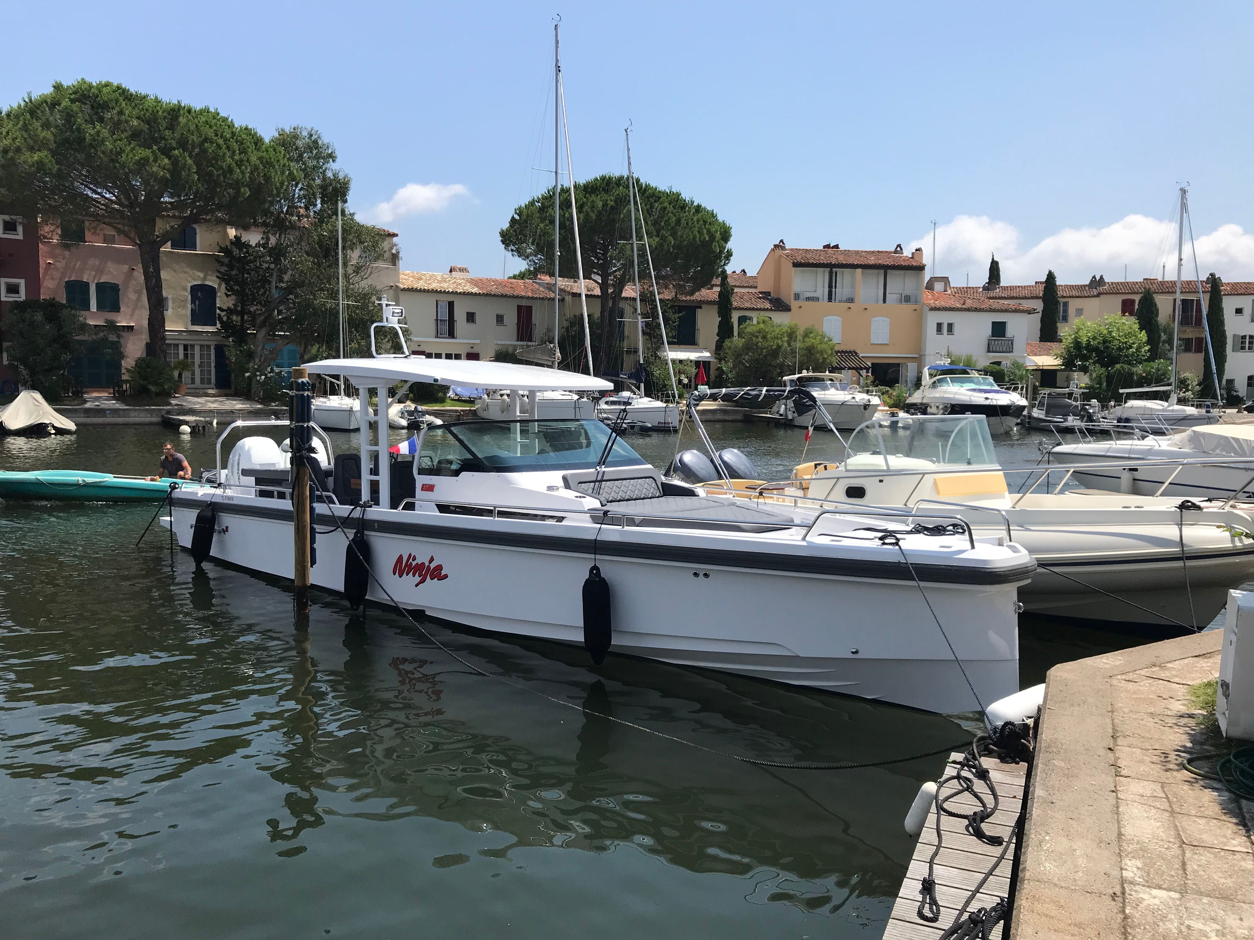 2018 Axopar 37 T Top