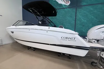 Cobalt R6 Outboard