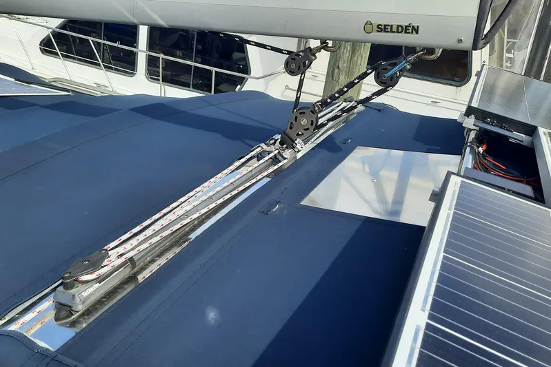 Free Range Yacht Photos Pics Hunter 44 sailboat deck with rigging and solar panels, 2005 model.