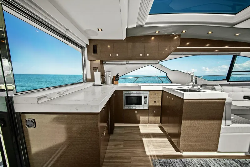 Mi Wave Yacht Photos Pics 2021 Cruiser Yachts 60 Cantius - Galley