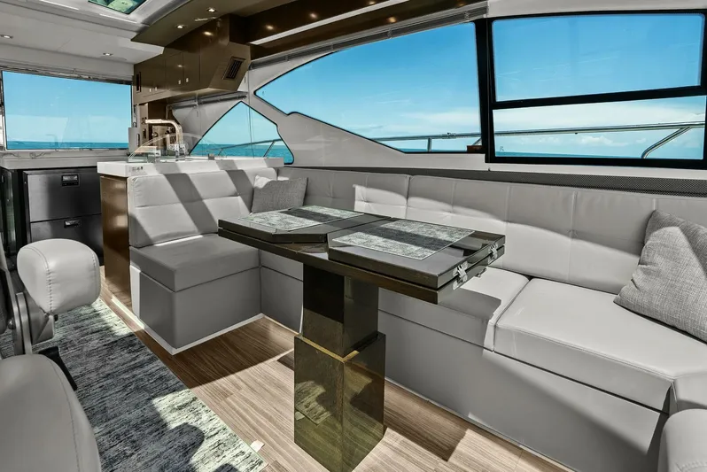 Mi Wave Yacht Photos Pics 2021 Cruiser Yachts 60 Cantius- Dinette