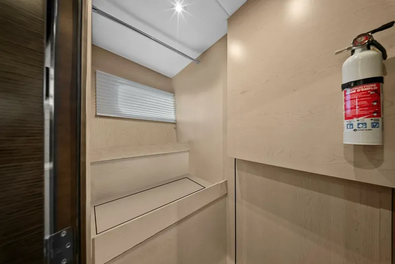 Mi Wave Yacht Photos Pics 2021 Cruiser Yachts 60 Cantius - Stateroom