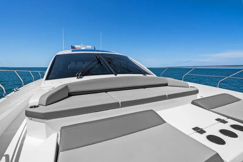 Mi Wave Yacht Photos Pics 2021 Cruiser Yachts 60 Cantius - Bow