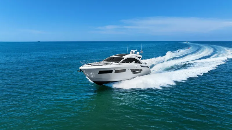 Mi Wave Yacht Photos Pics 2021 Cruiser Yachts 60 Cantius - Profile