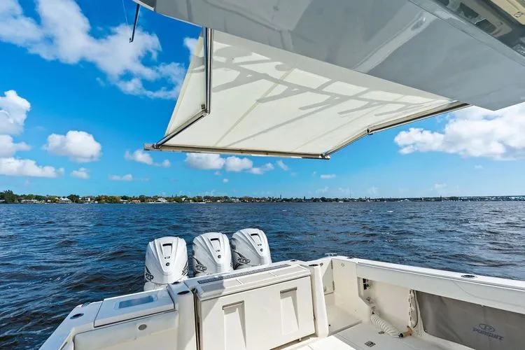  Yacht Photos Pics 2021 Pursuit S 378 Sport - Image 38