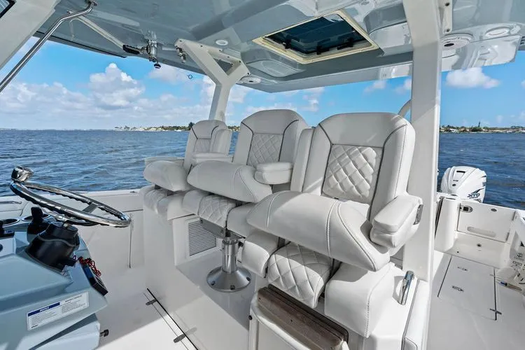  Yacht Photos Pics 2021 Pursuit S 378 Sport - Image 31