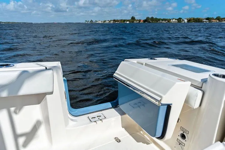  Yacht Photos Pics 2021 Pursuit S 378 Sport - Image 34