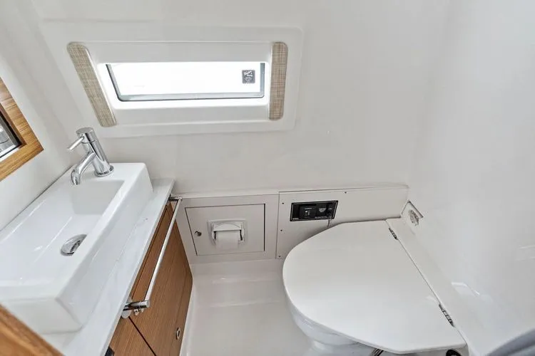  Yacht Photos Pics 2021 Pursuit S 378 Sport - Image 41