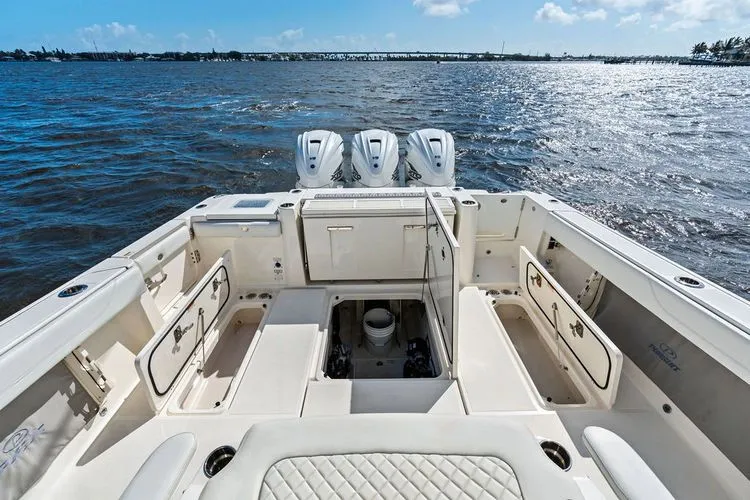  Yacht Photos Pics 2021 Pursuit S 378 Sport - Image 20