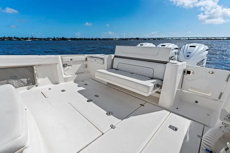  Yacht Photos Pics 2021 Pursuit S 378 Sport - Image 21