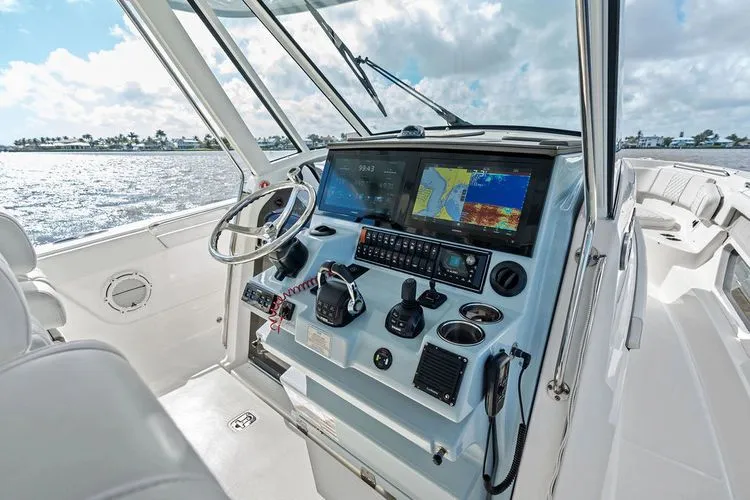  Yacht Photos Pics 2021 Pursuit S 378 Sport - Image 30