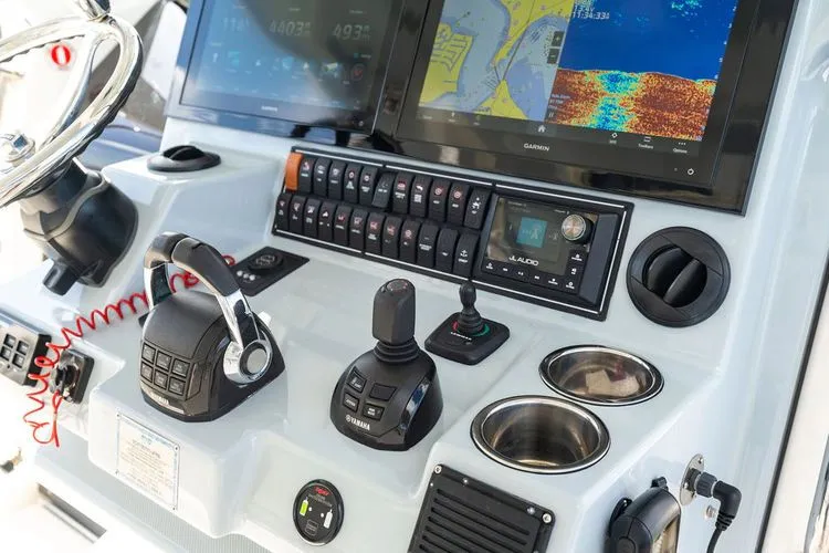  Yacht Photos Pics 2021 Pursuit S 378 Sport - Image 32