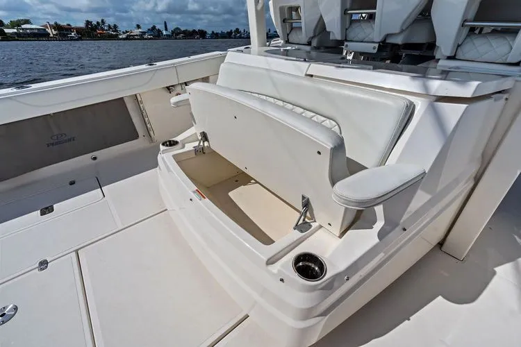  Yacht Photos Pics 2021 Pursuit S 378 Sport - Image 24