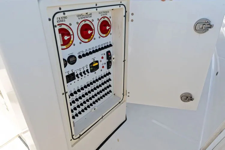  Yacht Photos Pics 2021 Pursuit S 378 Sport - Image 37