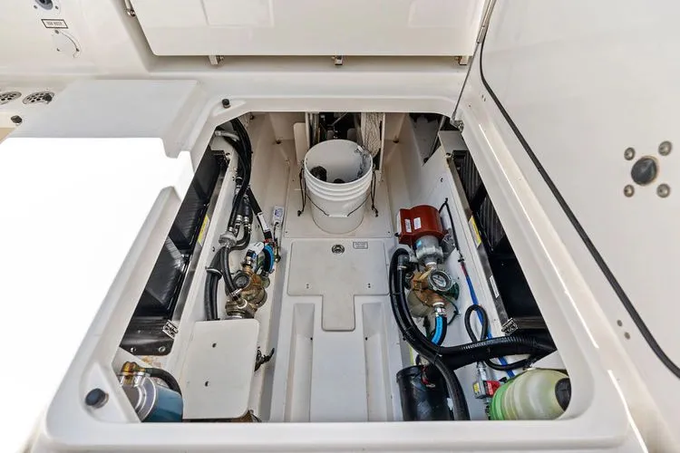  Yacht Photos Pics 2021 Pursuit S 378 Sport - Image 19