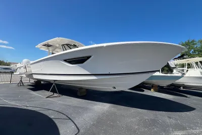 Pursuit S 428