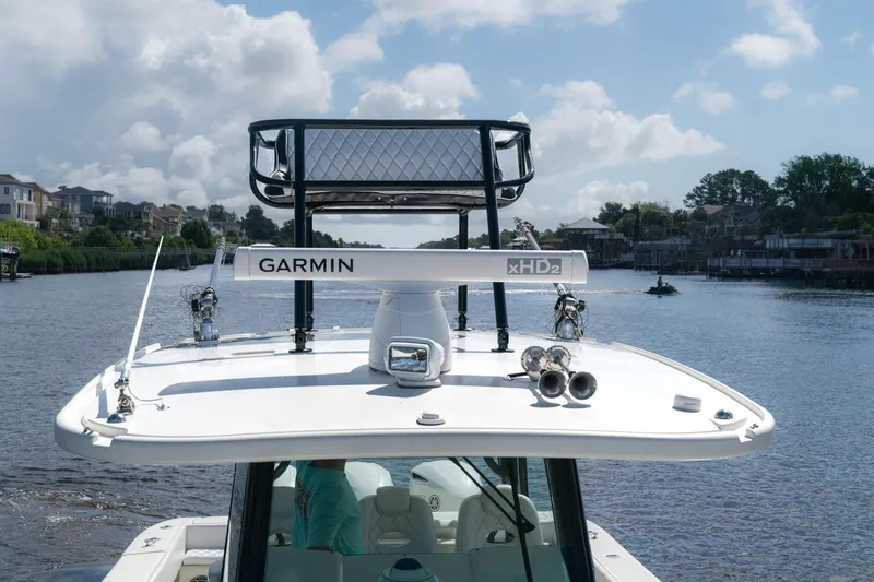  Yacht Photos Pics 2018 Hydra-Sports 3900 Speciale boat with Garmin xHD2 radar on a scenic waterway.