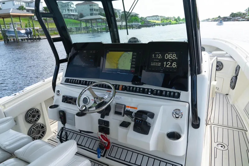  Yacht Photos Pics 2018 Hydra-Sports 3900 Speciale boat dashboard with advanced navigation displays.