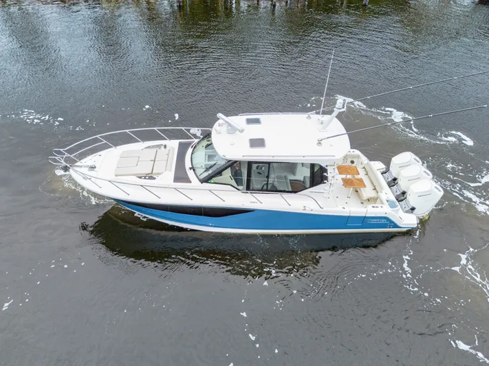 Forever Young Yacht Photos Pics 