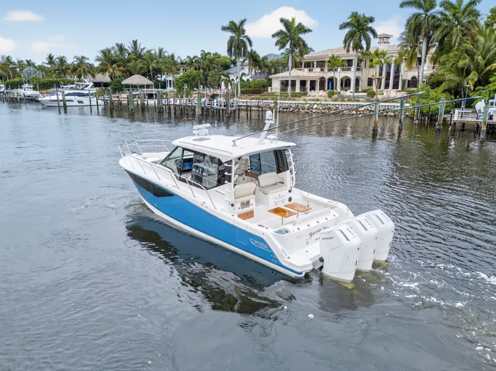 Forever Young Yacht Photos Pics 