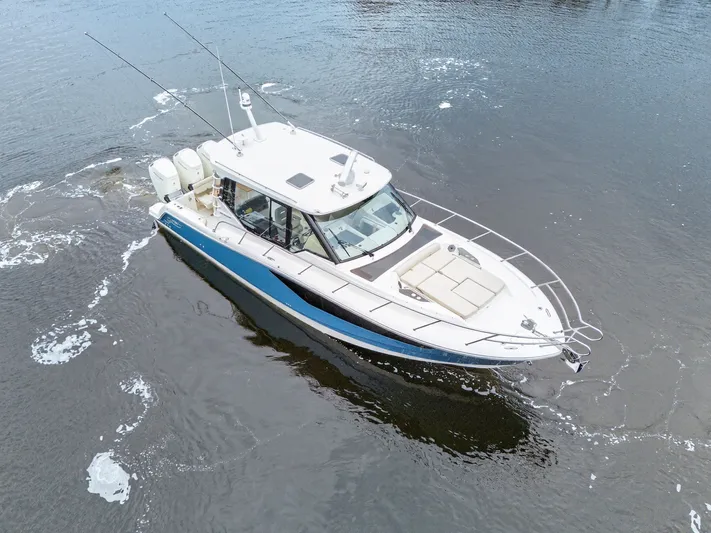 Forever Young Yacht Photos Pics 