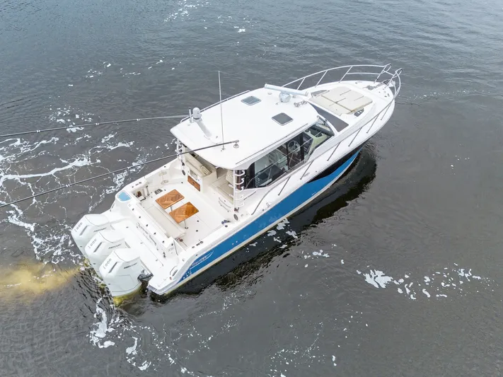 Forever Young Yacht Photos Pics 