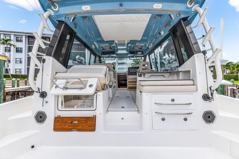 Forever Young Yacht Photos Pics 