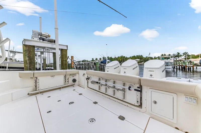 Forever Young Yacht Photos Pics 