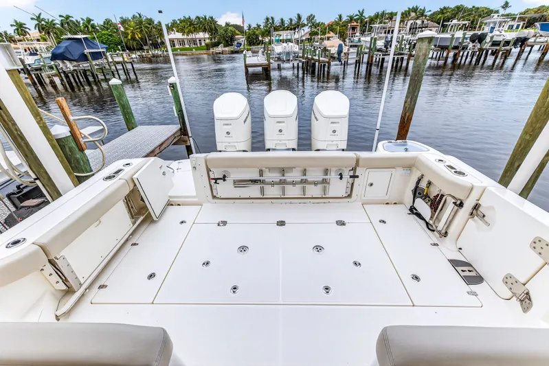 Forever Young Yacht Photos Pics 