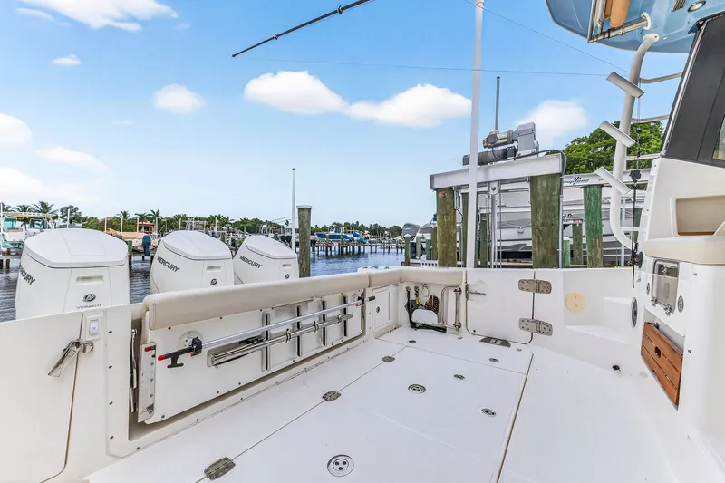 Forever Young Yacht Photos Pics 