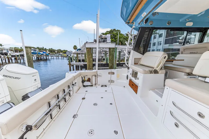 Forever Young Yacht Photos Pics 