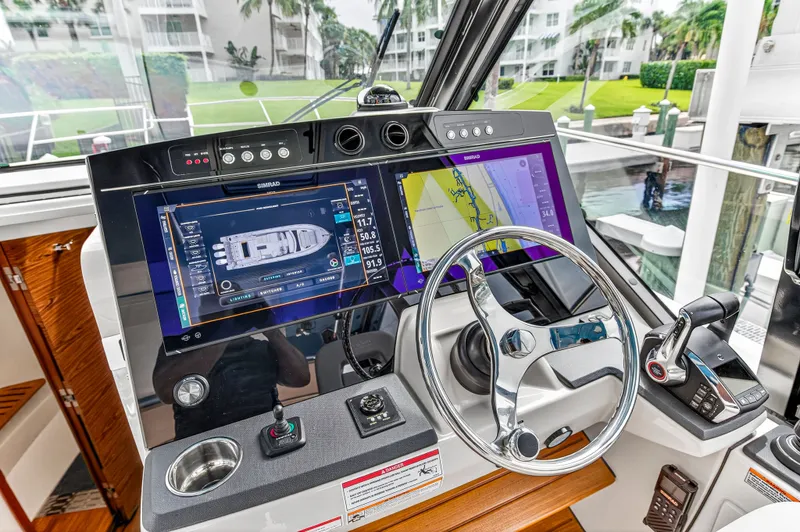 Forever Young Yacht Photos Pics 