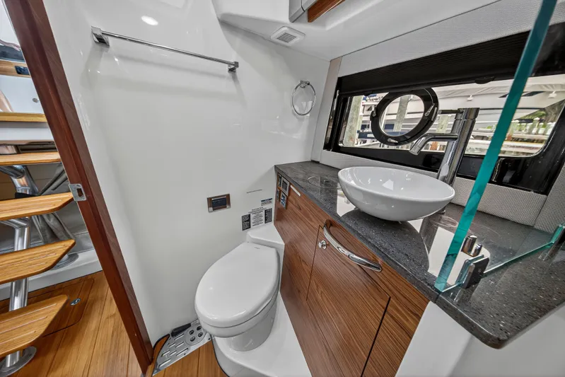 Forever Young Yacht Photos Pics 