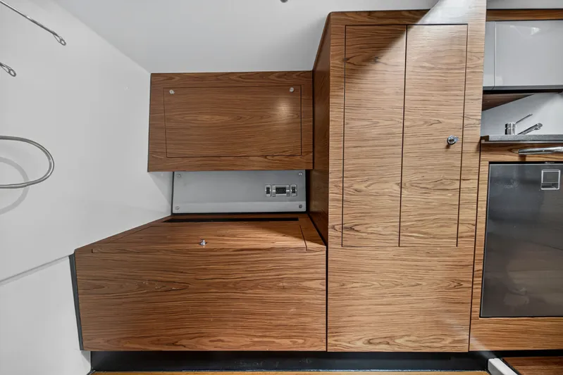 Forever Young Yacht Photos Pics 