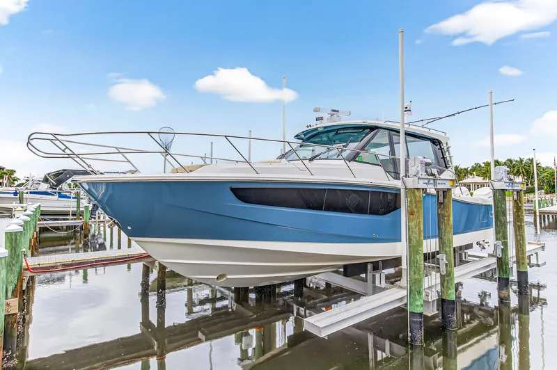 Forever Young Yacht Photos Pics 