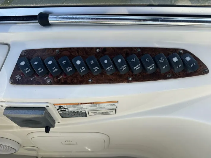 Just One More Yacht Photos Pics 2009 Meridian 391 - Image 29