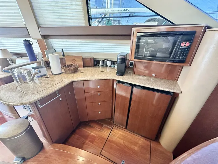 Just One More Yacht Photos Pics 2009 Meridian 391 - Image 12