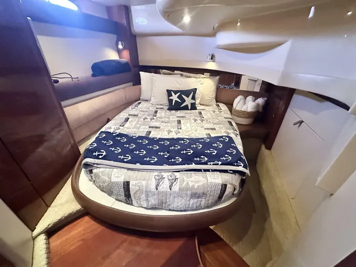 Just One More Yacht Photos Pics 2009 Meridian 391 - Image 16