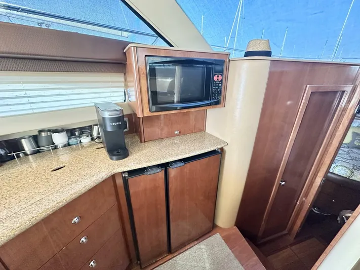 Just One More Yacht Photos Pics 2009 Meridian 391 - Image 14