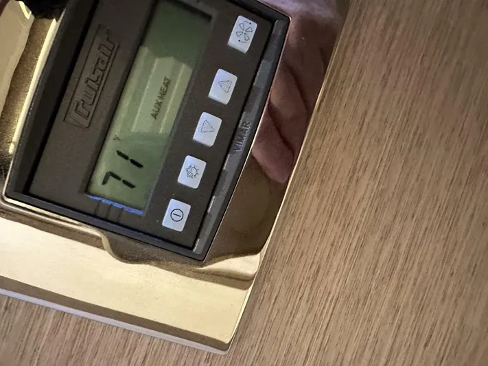 Just One More Yacht Photos Pics 2009 Meridian 391 - Image 21