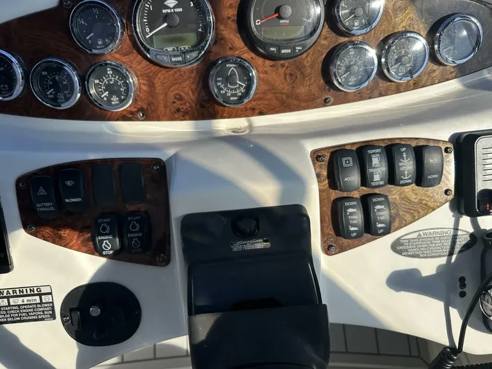 Just One More Yacht Photos Pics 2009 Meridian 391 - Image 28