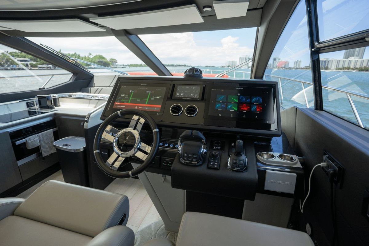 2019 Azimut 70 