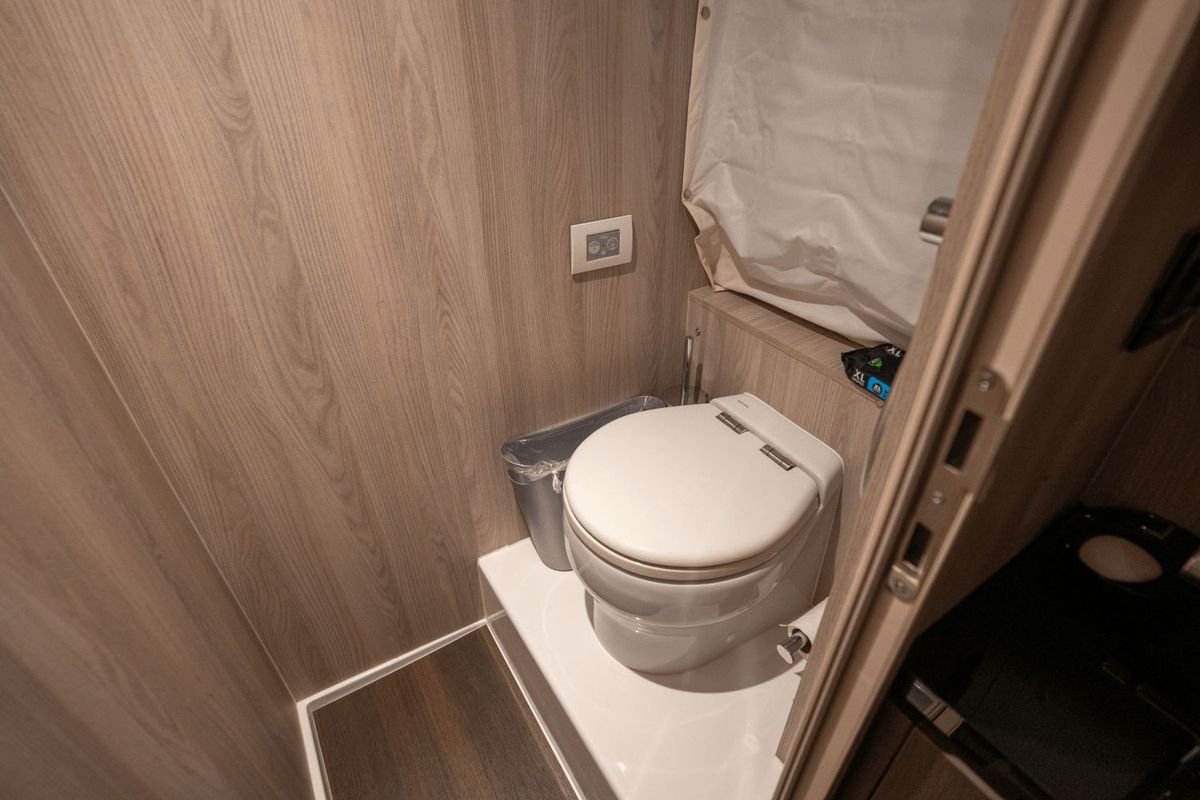 2019 Azimut 70 