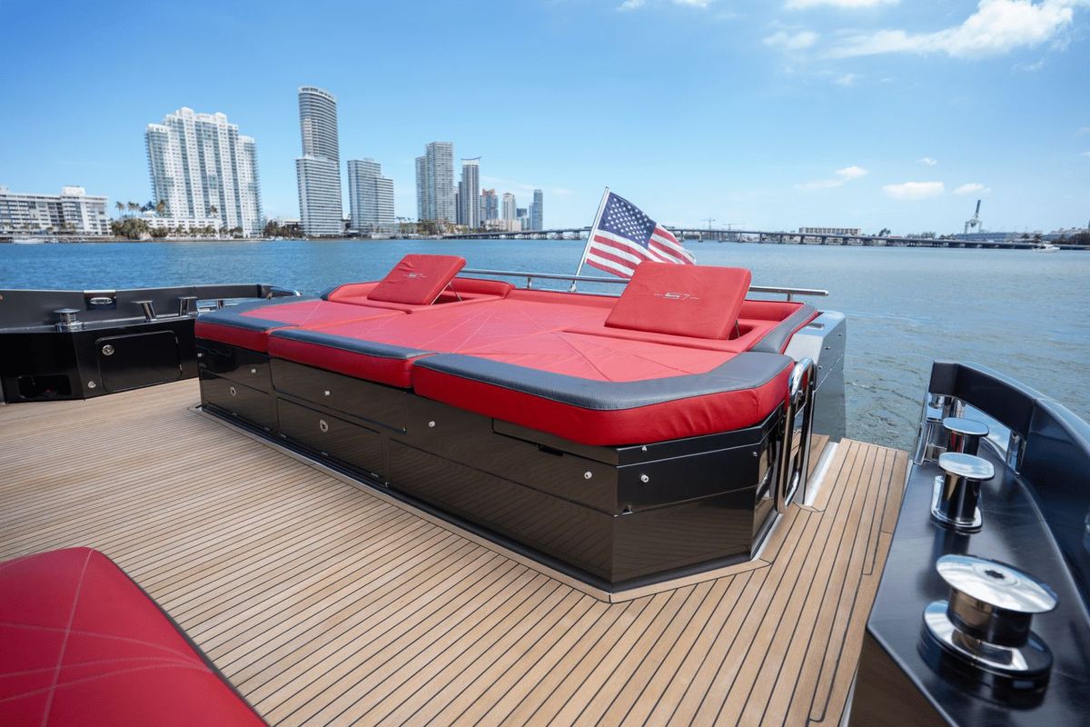 2019 Azimut 70 