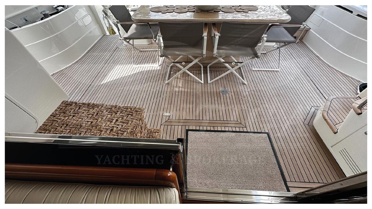2003 Ferretti Yachts 67 