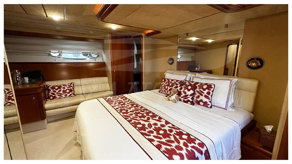 2003 Ferretti Yachts 67 