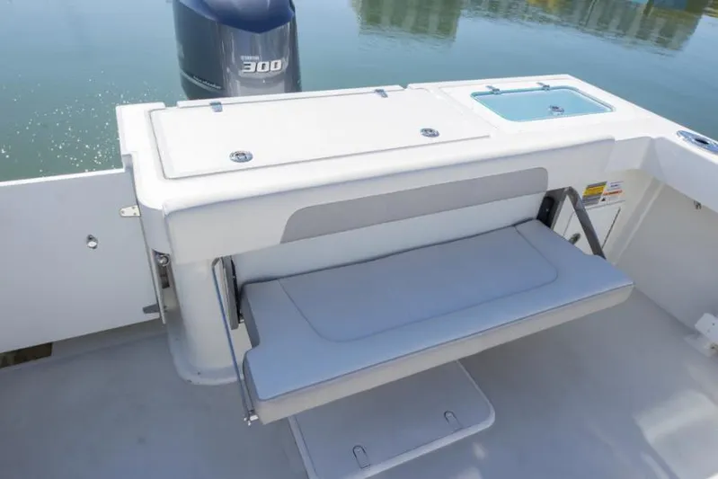  Yacht Photos Pics Manufacturer Provided Image