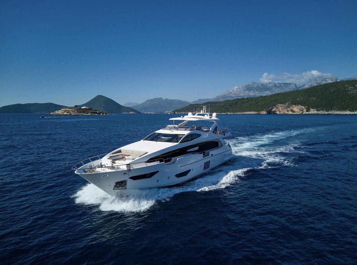 2018 Azimut 95 